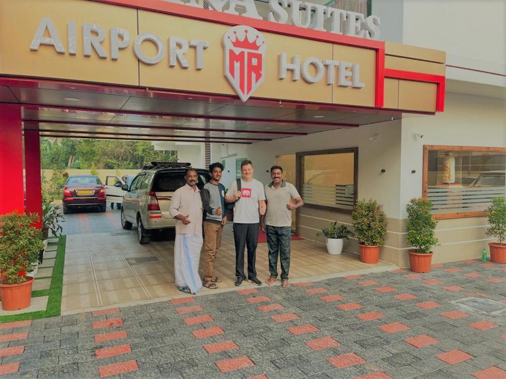 Marina Suites Airport Hotel Kochi Екстер'єр фото