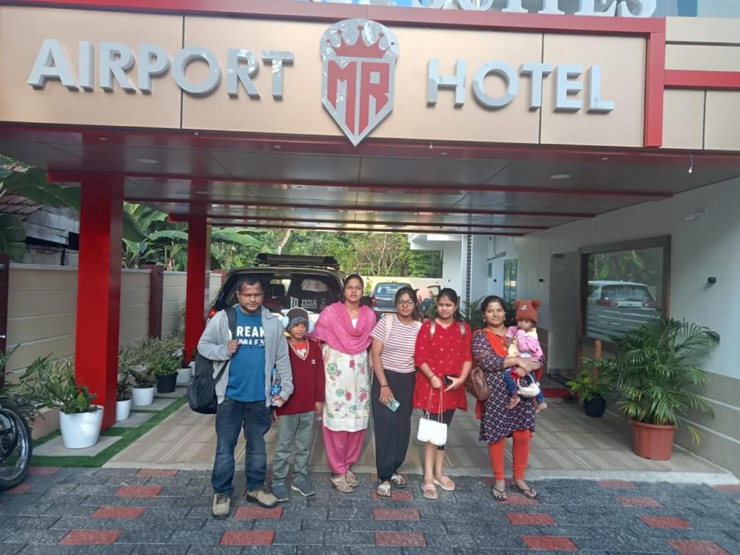 Marina Suites Airport Hotel Kochi Екстер'єр фото