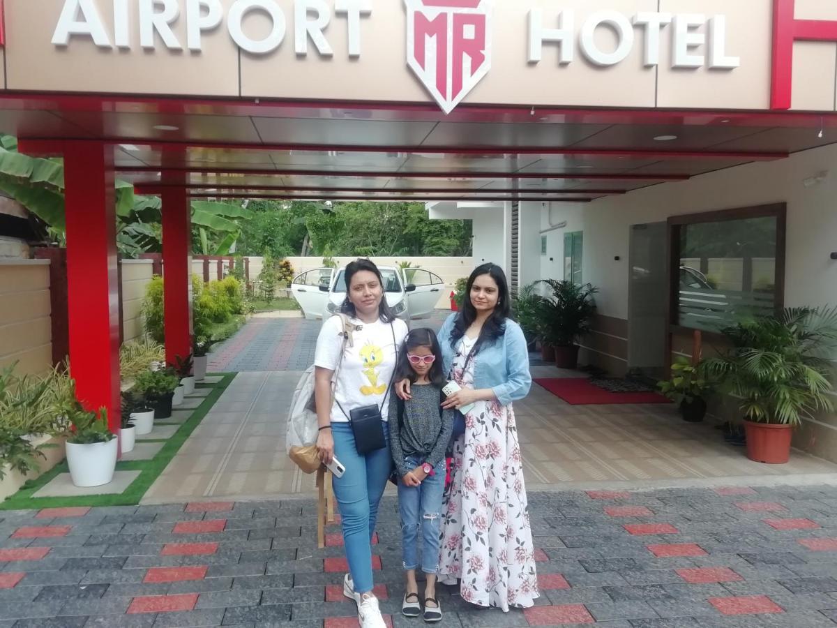 Marina Suites Airport Hotel Kochi Екстер'єр фото