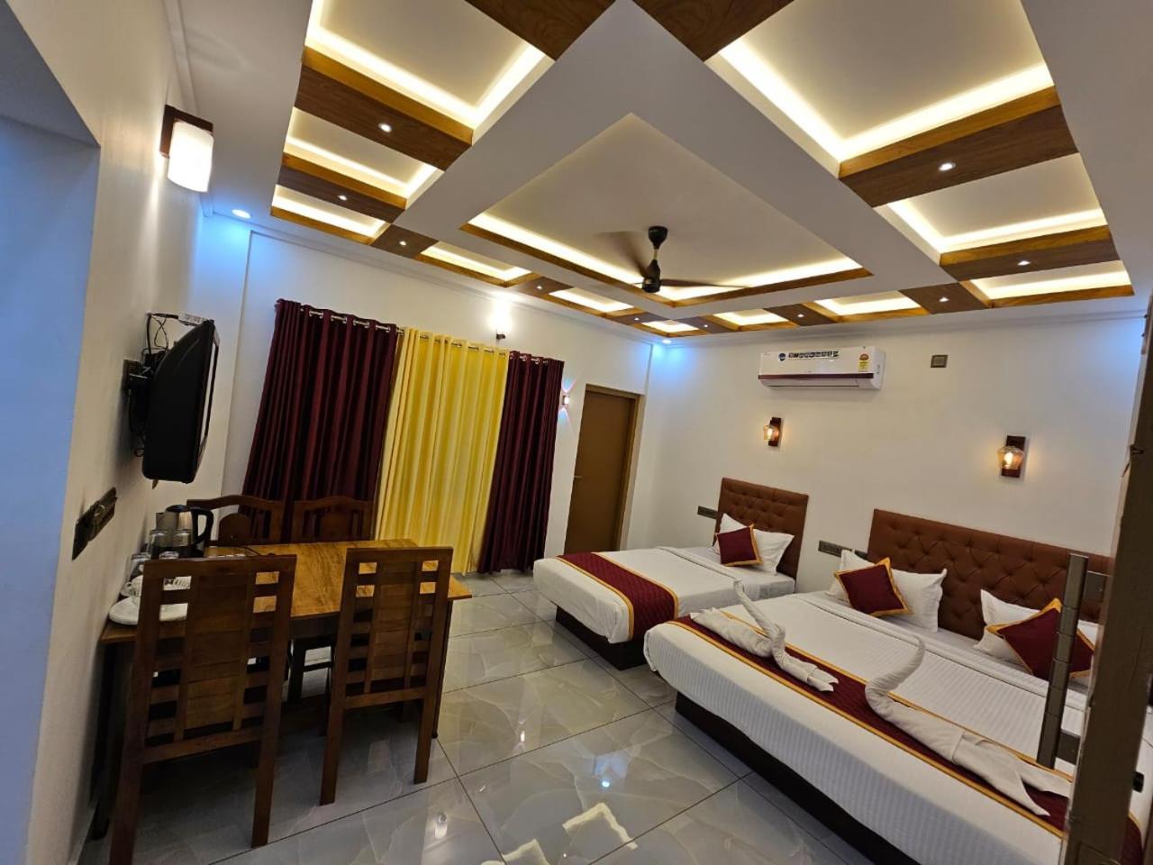 Marina Suites Airport Hotel Kochi Екстер'єр фото