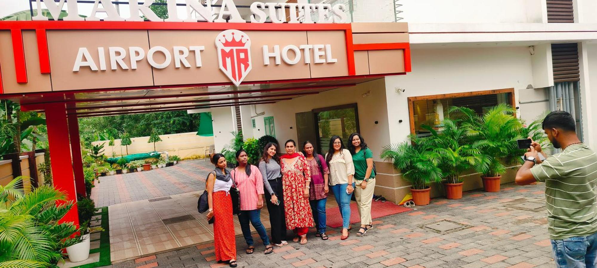 Marina Suites Airport Hotel Kochi Екстер'єр фото