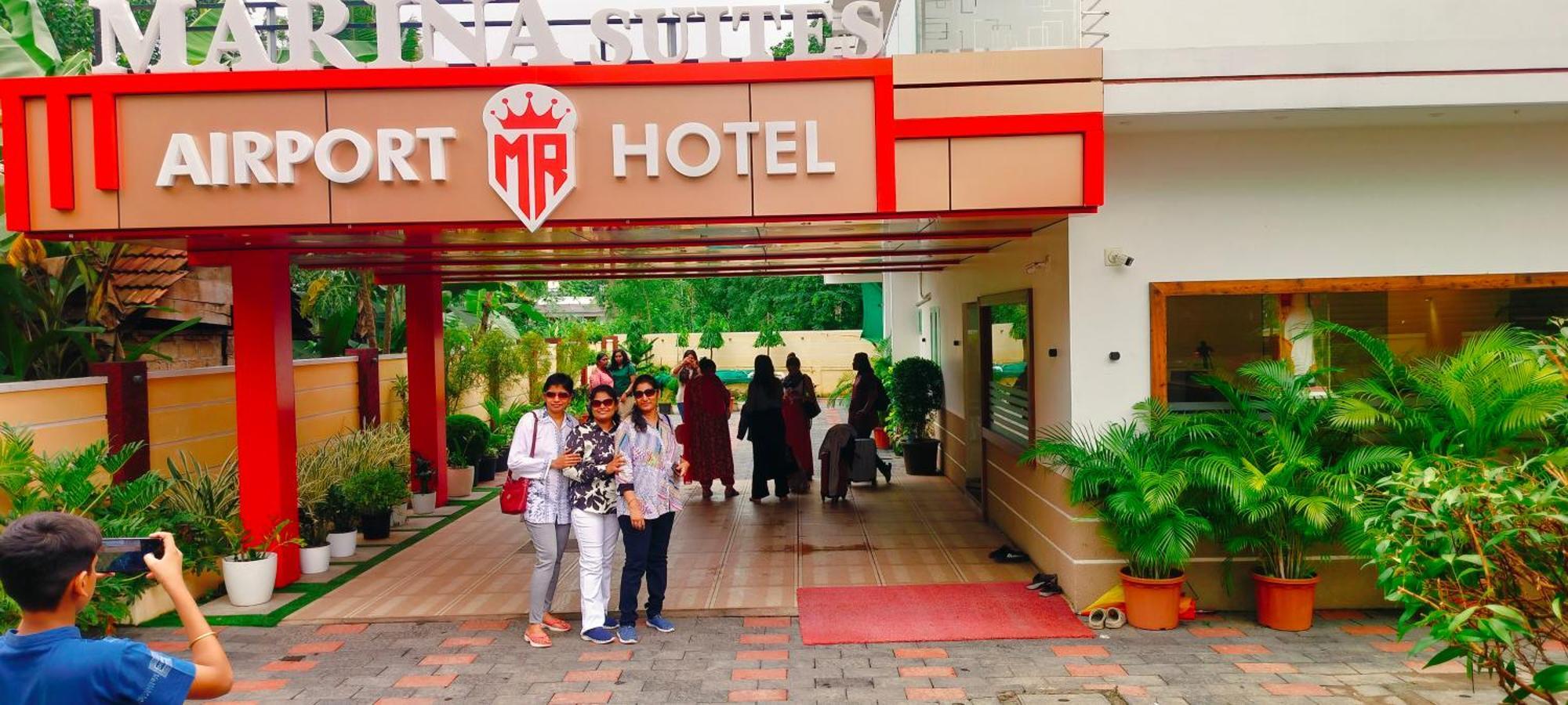 Marina Suites Airport Hotel Kochi Екстер'єр фото
